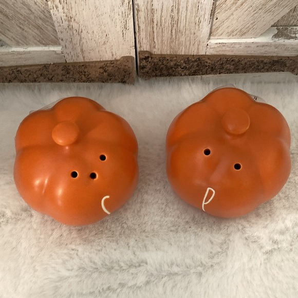 Rae Dunn Pumpkin Shakers - Picture 2 of 8